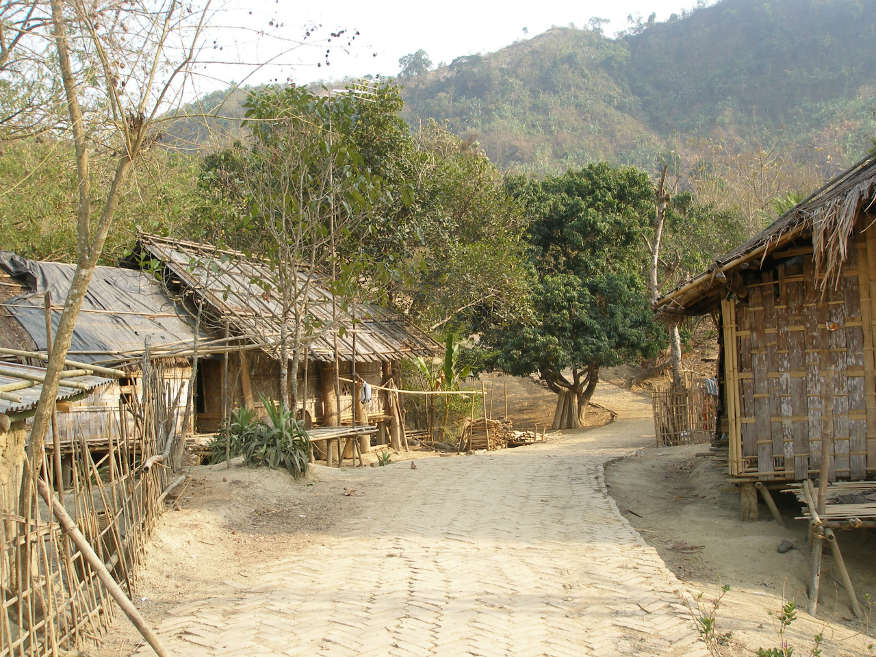 Hjem lavede Myanmar -piger